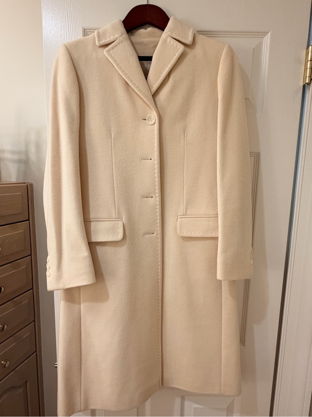 Burberry Cream Single-Breasted Wool Coat